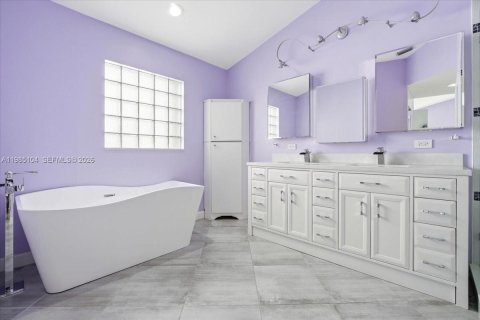 Casa en venta en Weston, Florida, 3 dormitorios, 163.97 m2 № 2051700 - foto 24