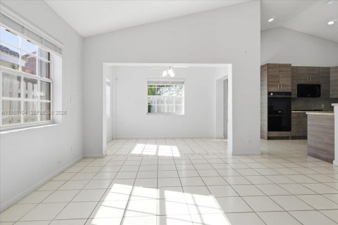 Casa en venta en Weston, Florida, 3 dormitorios, 163.97 m2 № 2051700 - foto 12