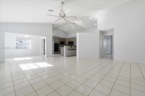 Casa en venta en Weston, Florida, 3 dormitorios, 163.97 m2 № 2051700 - foto 11