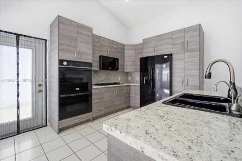 Casa en venta en Weston, Florida, 3 dormitorios, 163.97 m2 № 2051700 - foto 28