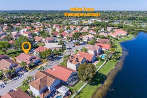 Casa en venta en Weston, Florida, 3 dormitorios, 163.97 m2 № 2051700 - foto 5