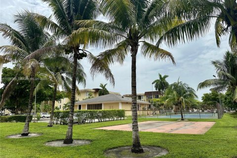Condominio en venta en North Miami, Florida, 2 dormitorios, 79.9 m2 № 1738888 - foto 3