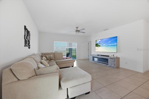 Villa ou maison à vendre à Kissimmee, Floride: 4 chambres, 208.84 m2 № 2216589 - photo 10