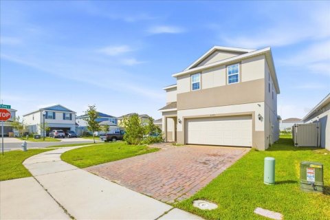 Villa ou maison à vendre à Kissimmee, Floride: 4 chambres, 208.84 m2 № 2216589 - photo 4