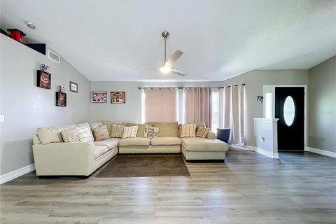 Casa en venta en Lakeland, Florida, 3 dormitorios, 166.3 m2 № 2199498 - foto 11