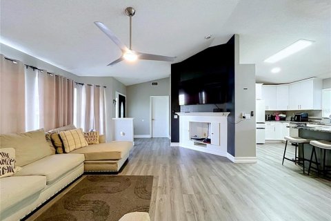 Casa en venta en Lakeland, Florida, 3 dormitorios, 166.3 m2 № 2199498 - foto 9