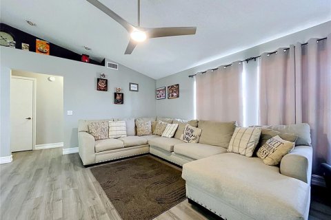Casa en venta en Lakeland, Florida, 3 dormitorios, 166.3 m2 № 2199498 - foto 6