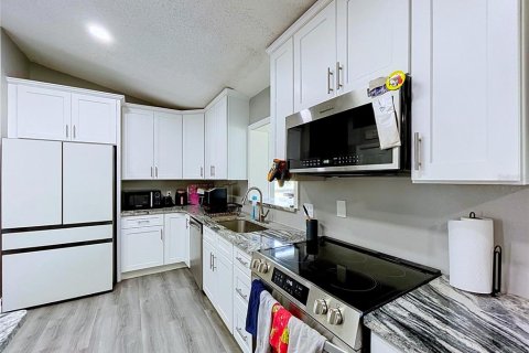 Casa en venta en Lakeland, Florida, 3 dormitorios, 166.3 m2 № 2199498 - foto 19