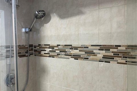 House in Miami, Florida 3 bedrooms, 229.19 sq.m. № 2066575 - photo 29