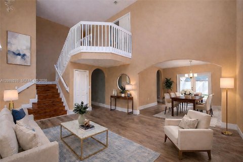 House in Miami, Florida 3 bedrooms, 229.19 sq.m. № 2066575 - photo 4