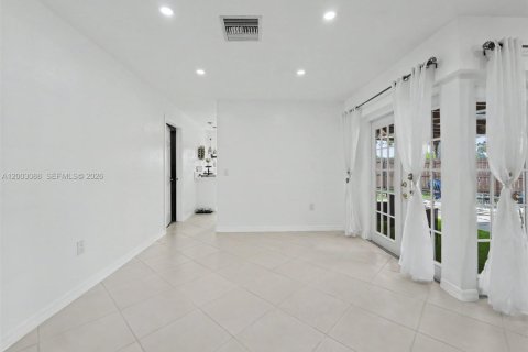 Adosado en venta en Miami, Florida, 3 dormitorios, 110.55 m2 № 2066692 - foto 6