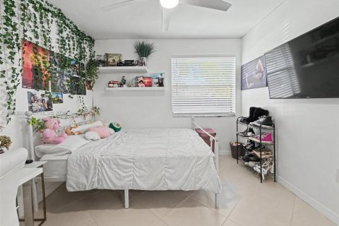 Adosado en venta en Miami, Florida, 3 dormitorios, 110.55 m2 № 2066692 - foto 13