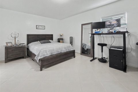 Adosado en venta en Miami, Florida, 3 dormitorios, 110.55 m2 № 2066692 - foto 18