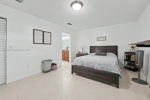 Adosado en venta en Miami, Florida, 3 dormitorios, 110.55 m2 № 2066692 - foto 17