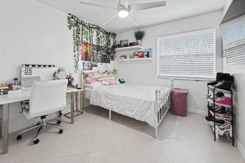 Adosado en venta en Miami, Florida, 3 dormitorios, 110.55 m2 № 2066692 - foto 10