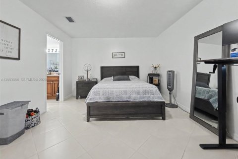 Adosado en venta en Miami, Florida, 3 dormitorios, 110.55 m2 № 2066692 - foto 19