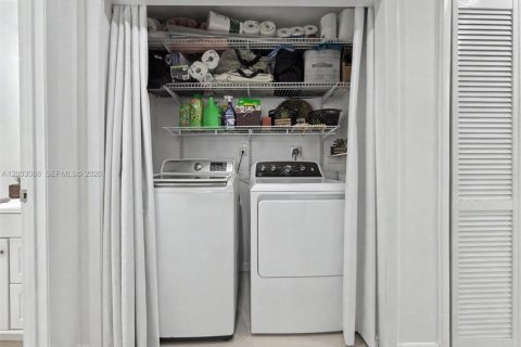 Adosado en venta en Miami, Florida, 3 dormitorios, 110.55 m2 № 2066692 - foto 14