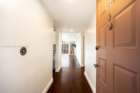 Купить кондоминиум в Пемброк-Пайнс, Флорида 2 спальни, 110.74м2, № 1970170 - фото 20