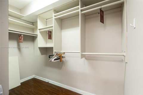 Купить кондоминиум в Пемброк-Пайнс, Флорида 2 спальни, 110.74м2, № 1970170 - фото 12