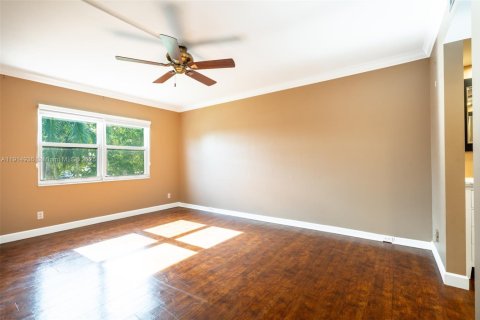 Купить кондоминиум в Пемброк-Пайнс, Флорида 2 спальни, 110.74м2, № 1970170 - фото 7