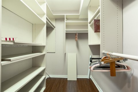 Купить кондоминиум в Пемброк-Пайнс, Флорида 2 спальни, 110.74м2, № 1970170 - фото 11