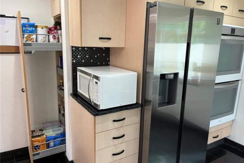 Купить виллу или дом в Сарасота, Флорида 4 комнаты, 127.65м2, № 1898541 - фото 18