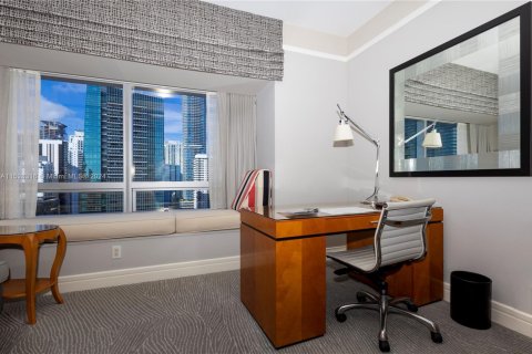Condominio en alquiler en Miami, Florida, 1 dormitorio, 91.32 m2 № 1950911 - foto 13