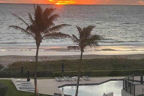 Condominio en alquiler en Highland Beach, Florida, 2 dormitorios, 208.1 m2 № 1726964 - foto 3