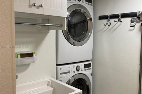 Condominio en alquiler en Highland Beach, Florida, 2 dormitorios, 208.1 m2 № 1726964 - foto 25