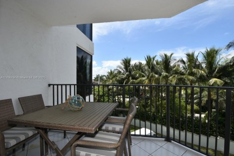 Condominio en alquiler en Highland Beach, Florida, 2 dormitorios, 208.1 m2 № 1726964 - foto 23