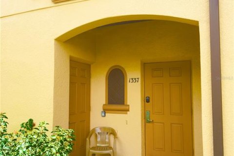 Townhouse in Davenport, Florida 3 bedrooms, 138.61 sq.m. № 2104469 - photo 3