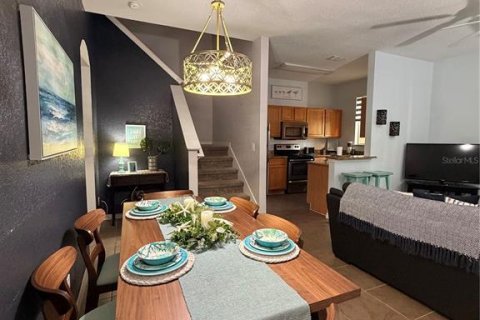 Townhouse in Davenport, Florida 3 bedrooms, 138.61 sq.m. № 2104469 - photo 6