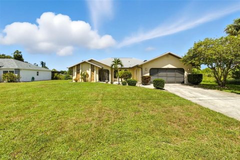 Casa en venta en Punta Gorda, Florida, 3 dormitorios, 193.42 m2 № 1884577 - foto 1