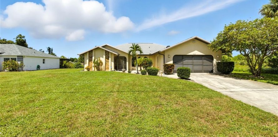 Casa en Punta Gorda, Florida 3 dormitorios, 193.42 m2 № 1884577