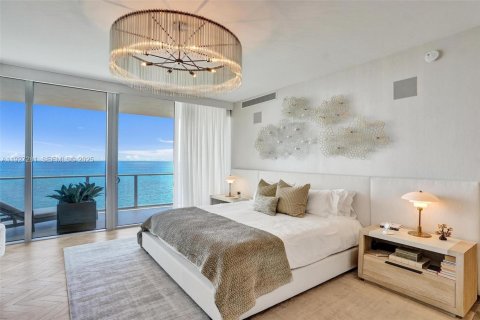 Condo in Fort Lauderdale, Florida, 3 bedrooms № 1989227 - photo 18