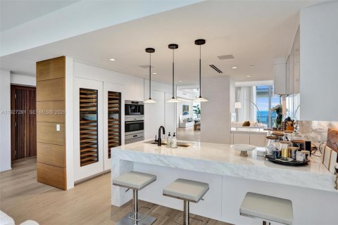 Condo in Fort Lauderdale, Florida, 3 bedrooms № 1989227 - photo 29