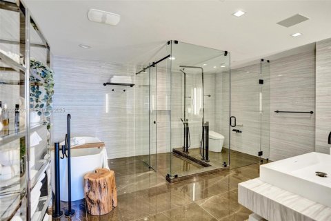 Condo in Fort Lauderdale, Florida, 3 bedrooms № 1989227 - photo 21