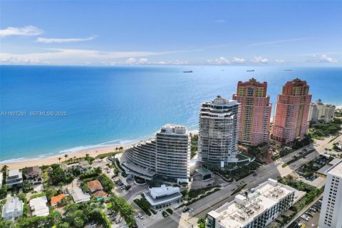 Condo in Fort Lauderdale, Florida, 3 bedrooms № 1989227 - photo 5