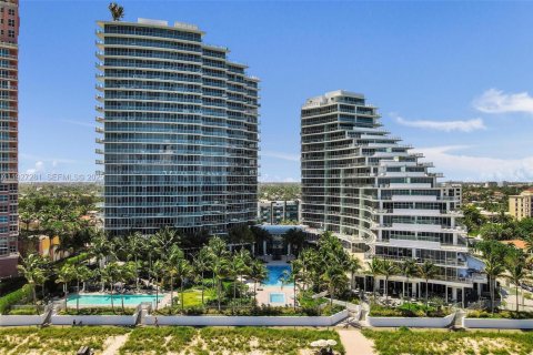 Condo in Fort Lauderdale, Florida, 3 bedrooms № 1989227 - photo 2