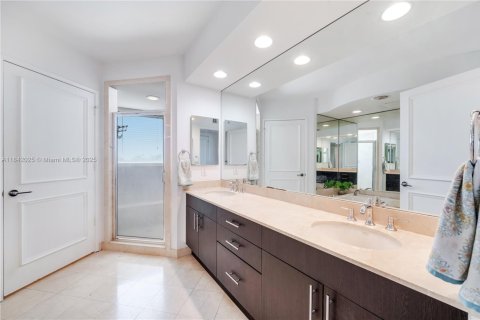 Condo in Key Biscayne, Florida, 3 bedrooms  № 1834467 - photo 11