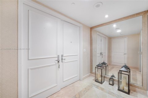 Condo in Key Biscayne, Florida, 3 bedrooms  № 1834467 - photo 18
