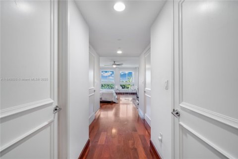 Condo in Key Biscayne, Florida, 3 bedrooms  № 1834467 - photo 6
