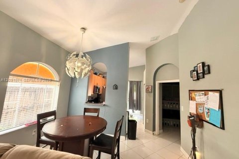 Casa en venta en Homestead, Florida, 3 dormitorios, 116.13 m2 № 2351994 - foto 13