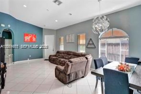 Casa en venta en Homestead, Florida, 3 dormitorios, 116.13 m2 № 2351994 - foto 11