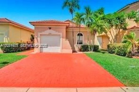 Casa en Homestead, Florida 3 dormitorios, 116.13 m2 № 2351994