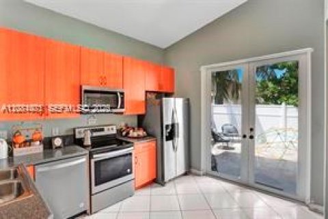 Casa en venta en Homestead, Florida, 3 dormitorios, 116.13 m2 № 2351994 - foto 16