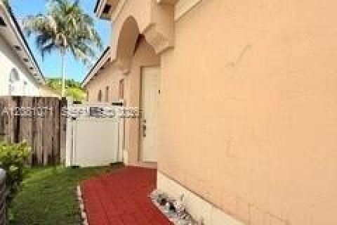 Casa en venta en Homestead, Florida, 3 dormitorios, 116.13 m2 № 2351994 - foto 4
