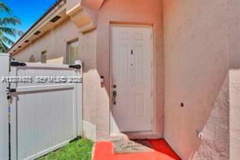 Casa en venta en Homestead, Florida, 3 dormitorios, 116.13 m2 № 2351994 - foto 5