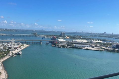 Condo in Miami, Florida, 1 bedroom  № 2049192 - photo 25