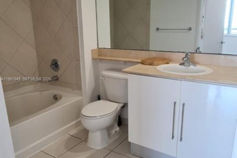 Condo in Miami, Florida, 1 bedroom  № 2049192 - photo 12